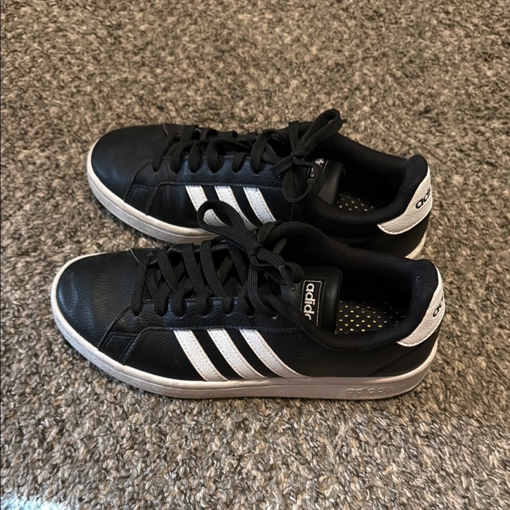 Used size 8 Grand court Adidas